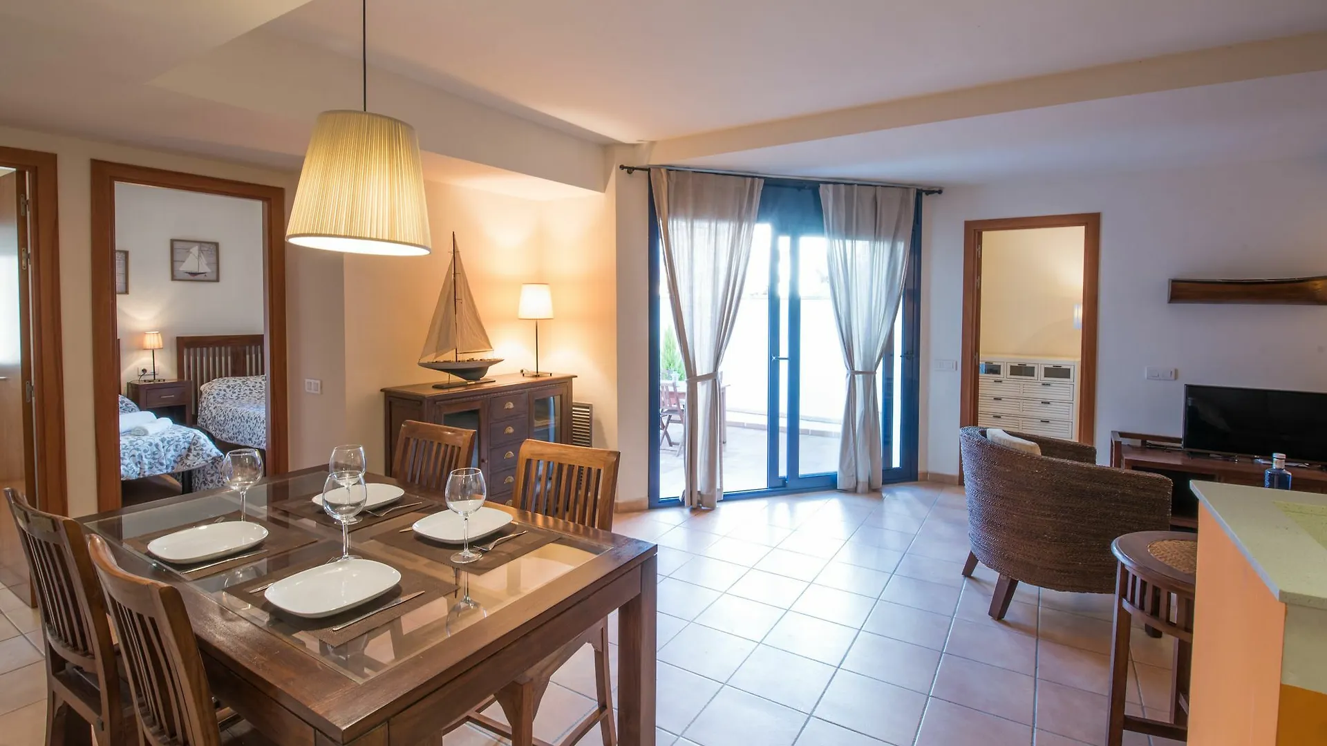 Apartamentos Llafranc Mar location